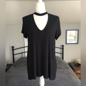 AEO Soft & Sexy Choker Tee Shirt size Medium
